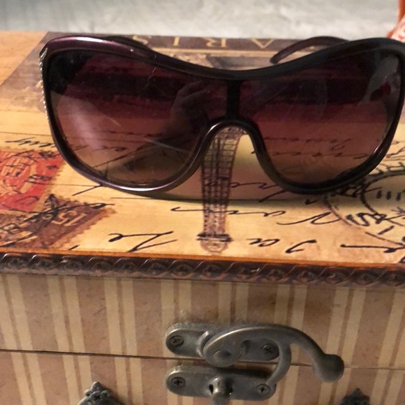 Valentino Accessories - Vintage Valentino Sunglasses